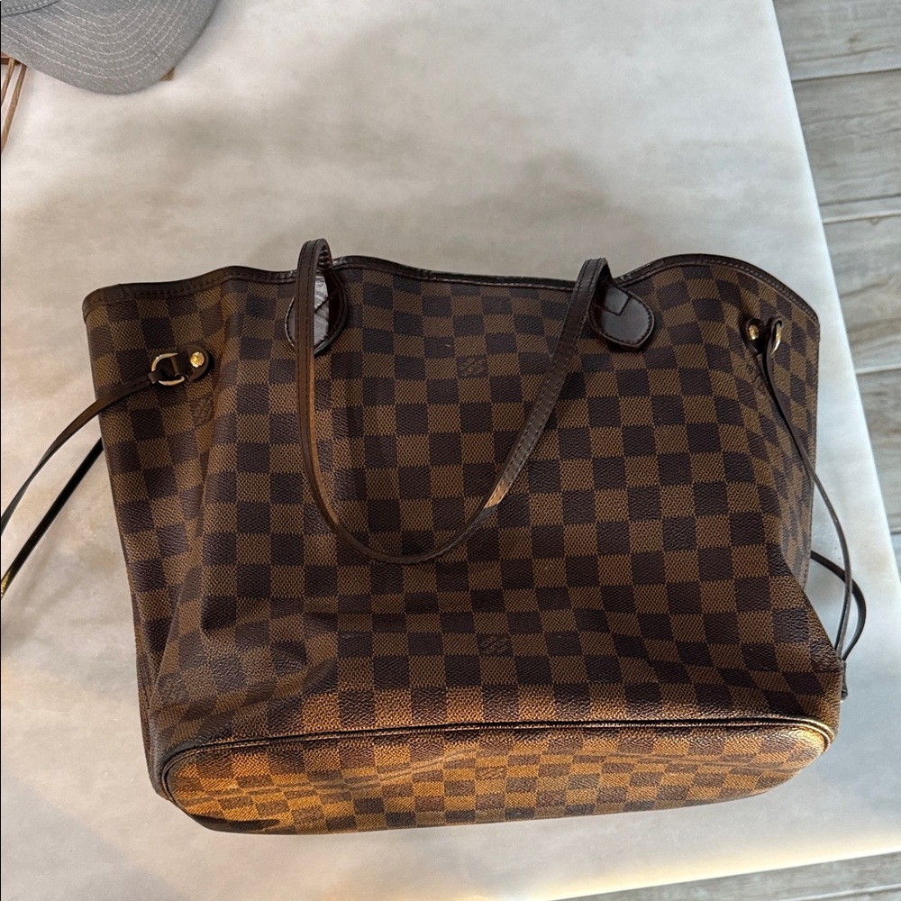 Brown Checkered LV mm never fall